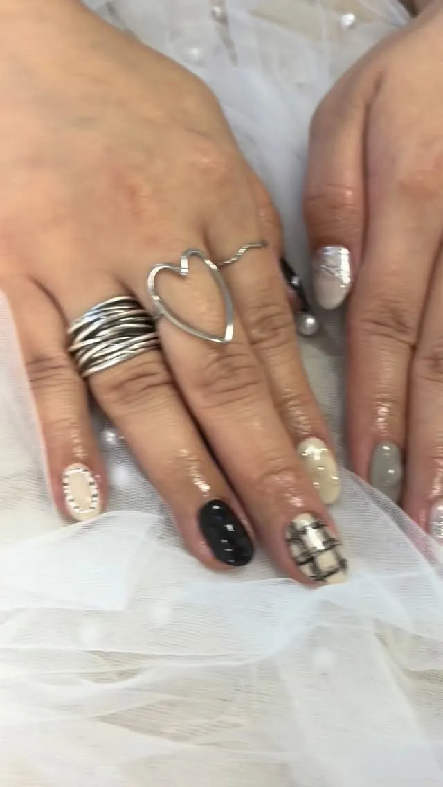 ニュアンスいろいろネイル🤎🩶🖤🤍